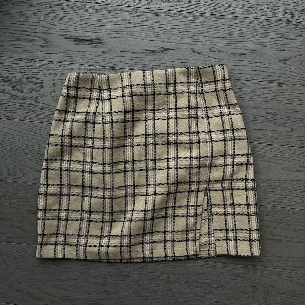 black, white & cream colored plaid skirt from princess polly; US 2 (XS/S)